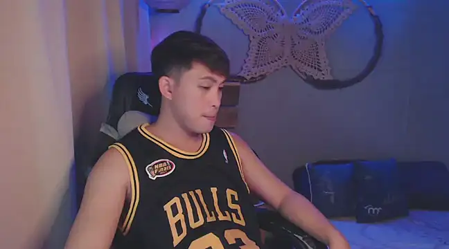 princeJayX online show from December 10, 9:33 am