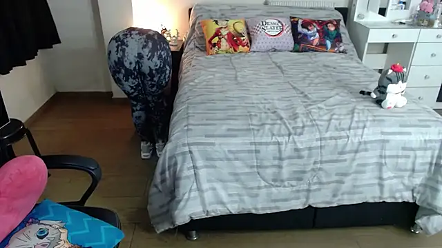 Snapshot of kittykat18x chatting on October 26, 1:44 am kittykat18x online show from October 26, 1:44 am