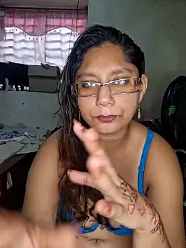 Snapshot of Sivanija_21 chatting on February 7, 1:11 pm Sivanija 21 online show from February 7, 1:11 pm
