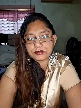 Snapshot of Sivanija_21 chatting on February 25, 2:11 pm Sivanija 21 online show from February 25, 2:11 pm