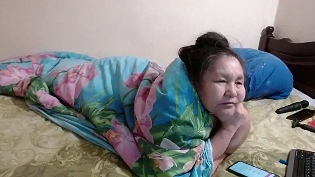 Snapshot of Zulfiya_Bruce chatting on February 5, 5:42 pm Zulfiya Bruce online show from February 5, 5:42 pm