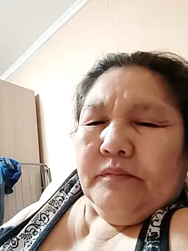 Snapshot of Zulfiya_Bruce chatting on March 22, 6:36 pm Zulfiya Bruce online show from March 22, 6:36 pm