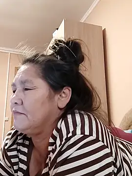 Snapshot of Zulfiya_Bruce chatting on October 20, 1:39 am Zulfiya Bruce online show from October 20, 1:39 am