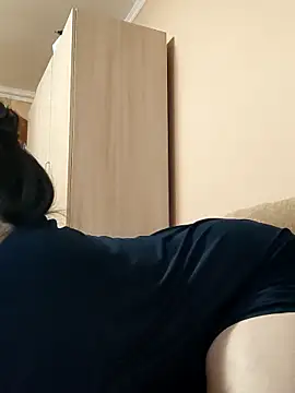 Snapshot of Zulfiya_Bruce chatting on December 15, 6:12 pm Zulfiya Bruce online show from December 15, 6:12 pm