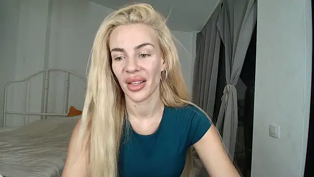 Snapshot of Roshana16 chatting on September 26, 6:34 pm Roshana16 online show from September 26, 6:34 pm