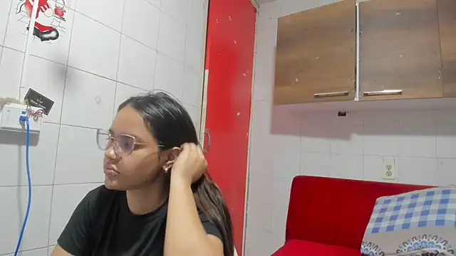 Snapshot of CAMILA--REY chatting on January 7, 11:37 am CAMILA--REY online show from January 7, 11:37 am