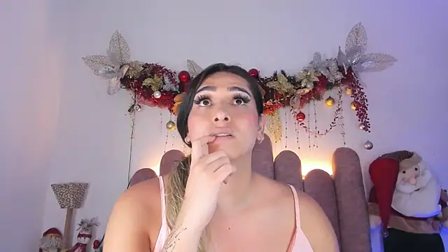 ISABELLASSMITH online show from December 31, 10:45 pm