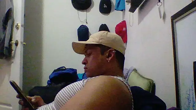 Snapshot of CleanGrey chatting on March 31, 6:03 am CleanGrey online show from March 31, 6:03 am