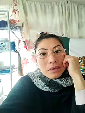 Snapshot of LaInsaciableIntensa chatting on February 2, 4:54 pm LaInsaciableIntensa online show from February 2, 4:54 pm