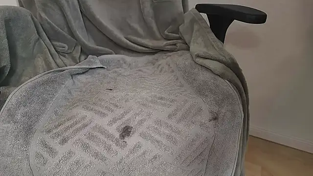 Snapshot of control-me chatting on September 8, 5:12 pm control-me online show from September 8, 5:12 pm