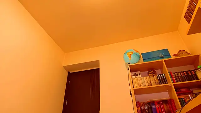 purpleariellx online show from April 18, 9:59 pm