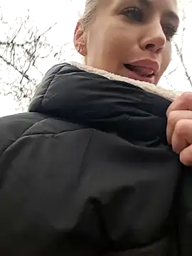 Snapshot of Keli_Jessi chatting on January 3, 1:14 pm Keli Jessi online show from January 3, 1:14 pm