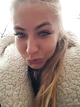 Snapshot of Keli_Jessi chatting on January 13, 1:17 pm Keli Jessi online show from January 13, 1:17 pm