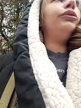 Snapshot of Keli_Jessi chatting on February 6, 1:10 pm Keli Jessi online show from February 6, 1:10 pm