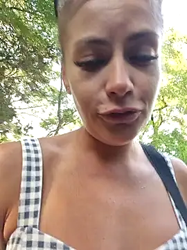 Snapshot of Keli_Jessi chatting on September 11, 12:05 pm Keli Jessi online show from September 11, 12:05 pm