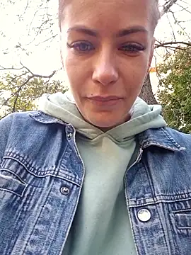 Snapshot of Keli_Jessi chatting on September 26, 1:15 pm Keli Jessi online show from September 26, 1:15 pm