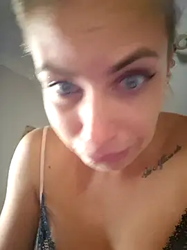 Snapshot of Keli_Jessi chatting on October 14, 6:20 pm Keli Jessi online show from October 14, 6:20 pm