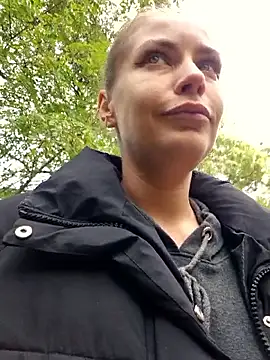 Snapshot of Keli_Jessi chatting on October 18, 1:12 pm Keli Jessi online show from October 18, 1:12 pm