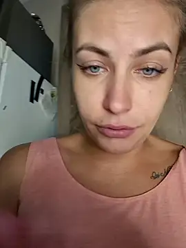 Snapshot of Keli_Jessi chatting on October 19, 6:19 pm Keli Jessi online show from October 19, 6:19 pm