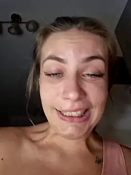 Snapshot of Keli_Jessi chatting on November 21, 7:23 pm Keli Jessi online show from November 21, 7:23 pm