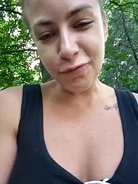 Snapshot of Keli_Jessi chatting on June 16, 2:41 pm Keli Jessi online show from June 16, 2:41 pm