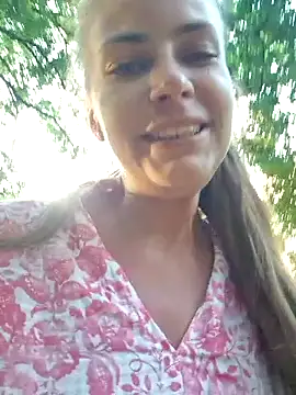 Snapshot of Keli_Jessi chatting on June 27, 4:23 pm Keli Jessi online show from June 27, 4:23 pm