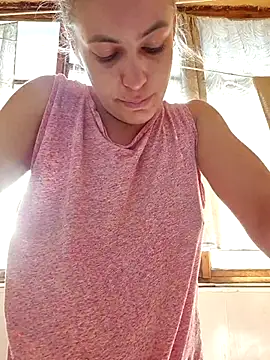Snapshot of Keli_Jessi chatting on July 15, 7:57 am Keli Jessi online show from July 15, 7:57 am