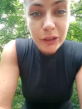 Snapshot of Keli_Jessi chatting on July 19, 4:11 pm Keli Jessi online show from July 19, 4:11 pm