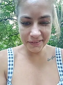 Snapshot of Keli_Jessi chatting on July 29, 4:05 pm Keli Jessi online show from July 29, 4:05 pm
