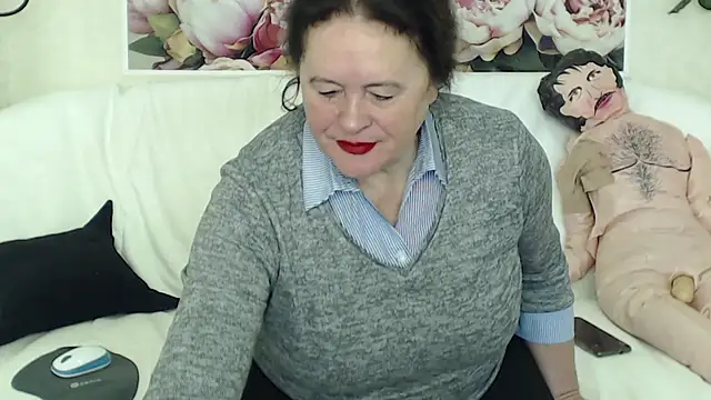 Snapshot of FlaviaSquirts chatting on February 17, 8:52 am FlaviaSquirts online show from February 17, 8:52 am