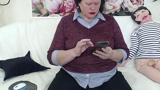 Snapshot of FlaviaSquirts chatting on February 19, 8:55 am FlaviaSquirts online show from February 19, 8:55 am