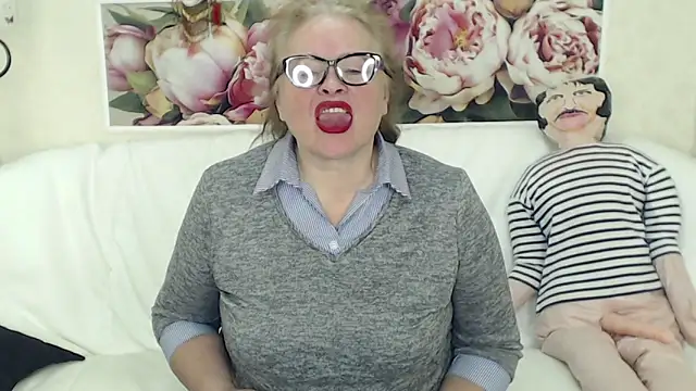 FlaviaSquirts online show from November 4, 5:06 am