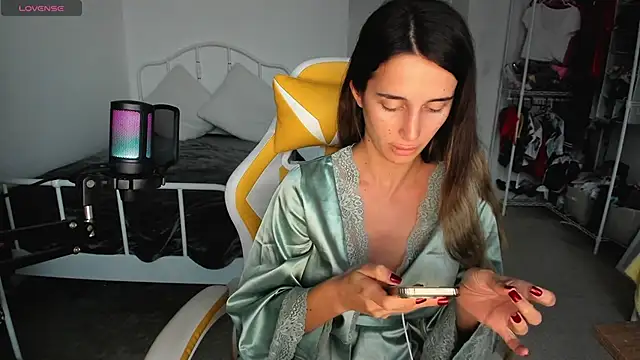 Snapshot of sweetbuttocks1 chatting on January 13, 10:56 pm sweetbuttocks1 online show from January 13, 10:56 pm