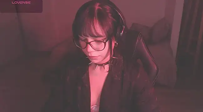 Snapshot of modjo_ chatting on December 23, 4:55 am modjo online show from December 23, 4:55 am