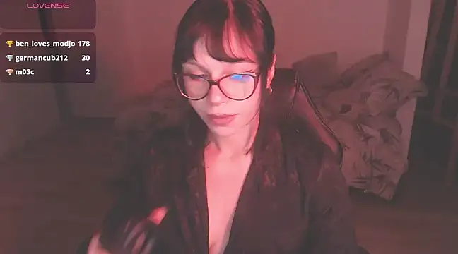 Snapshot of modjo_ chatting on January 5, 8:11 am modjo online show from January 5, 8:11 am