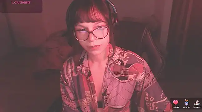 Snapshot of modjo_ chatting on January 8, 6:31 am modjo online show from January 8, 6:31 am