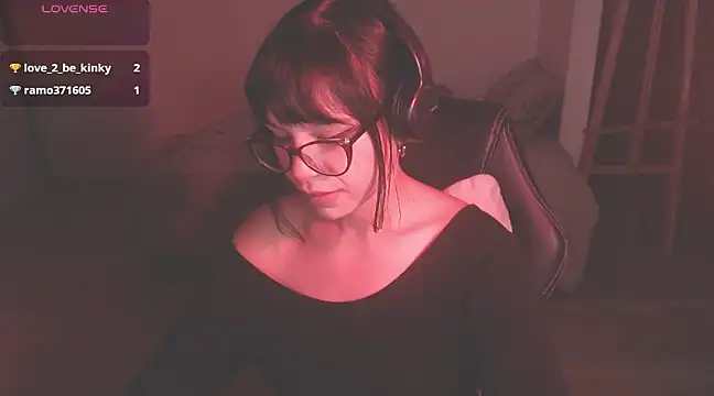 Snapshot of modjo_ chatting on January 25, 5:51 am modjo online show from January 25, 5:51 am