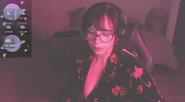 Snapshot of modjo_ chatting on February 21, 3:12 am modjo online show from February 21, 3:12 am