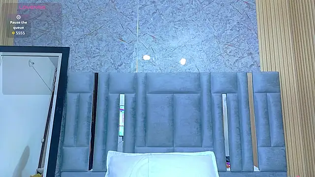 veronicaroose  online show from April 22, 12:50 pm