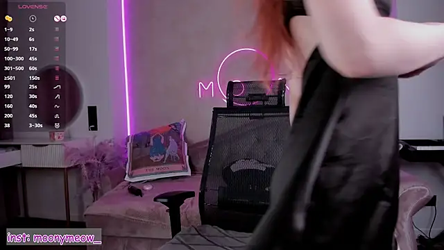 Snapshot of lika_lil chatting on March 14, 2:42 am lika lil online show from March 14, 2:42 am