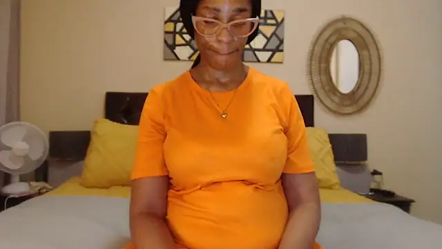 Snapshot of Creamyass22 chatting on November 24, 4:29 pm Creamyass22 online show from November 24, 4:29 pm