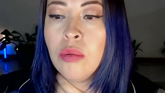 charlottezoe15 online show from July 25, 9:40 am