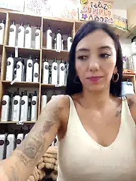 Snapshot of LunaZambrano chatting on March 7, 10:54 pm LunaZambrano online show from March 7, 10:54 pm