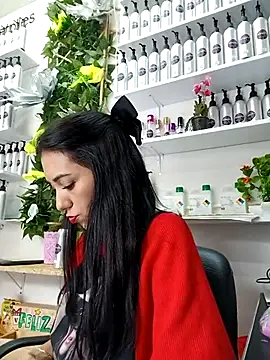 Snapshot of LunaZambrano chatting on March 15, 6:43 pm LunaZambrano online show from March 15, 6:43 pm