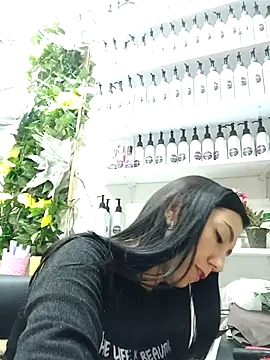 Snapshot of LunaZambrano chatting on March 22, 12:28 am LunaZambrano online show from March 22, 12:28 am