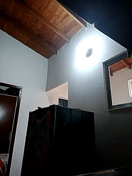 Snapshot of LunaZambrano chatting on September 18, 2:30 pm LunaZambrano online show from September 18, 2:30 pm