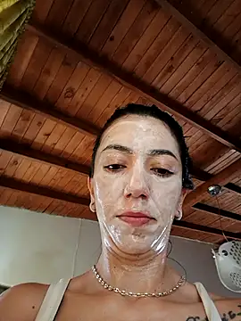 Snapshot of LunaZambrano chatting on October 11, 2:59 pm LunaZambrano online show from October 11, 2:59 pm