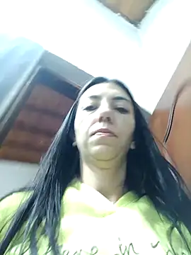 Snapshot of LunaZambrano chatting on November 7, 12:27 pm LunaZambrano online show from November 7, 12:27 pm