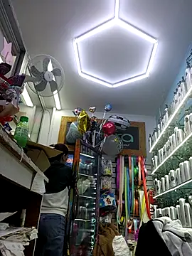 Snapshot of LunaZambrano chatting on December 15, 6:56 pm LunaZambrano online show from December 15, 6:56 pm