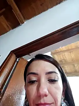 Snapshot of LunaZambrano chatting on December 17, 4:18 am LunaZambrano online show from December 17, 4:18 am